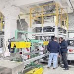 ഞങ്ങളുടെ ക്ലയന്റ് ഫാക്ടറിയിൽ 25 കിലോഗ്രാം പെറ്റ് ഫുഡ് ഓട്ടോമാറ്റിക് വെയ്റ്റിംഗ് ബാഗിംഗ് കൺവെയിംഗ്, പാലറ്റൈസിംഗ് ലൈൻ എന്നീ രണ്ട് യൂണിറ്റുകൾ പ്രവർത്തിക്കാൻ തുടങ്ങി.